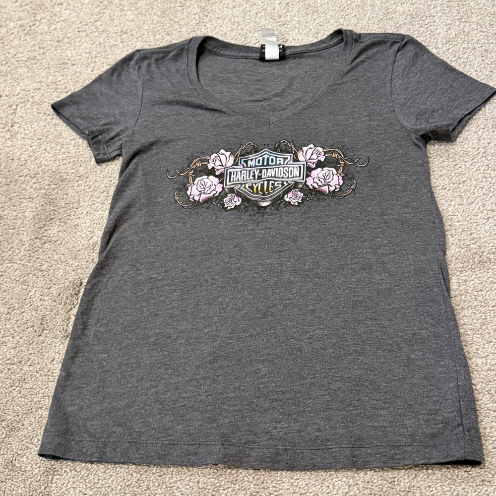 Harley Davidson Women's Barbed Roses V-neck Tee Biker Motorcycle Lone Wolf WA XS